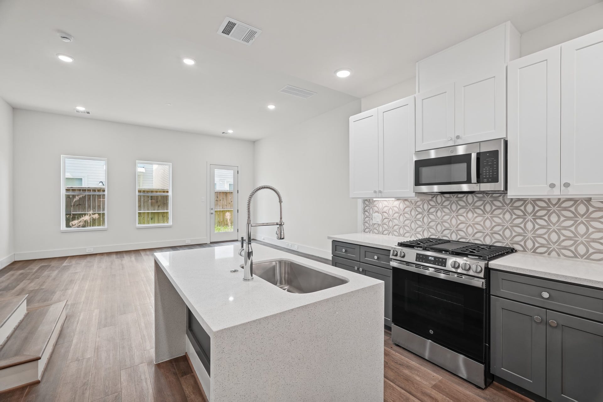 881 Rachel Street, #E, Houston, TX 77091 881 Rachel Street, #E, Houston, TX 77091
