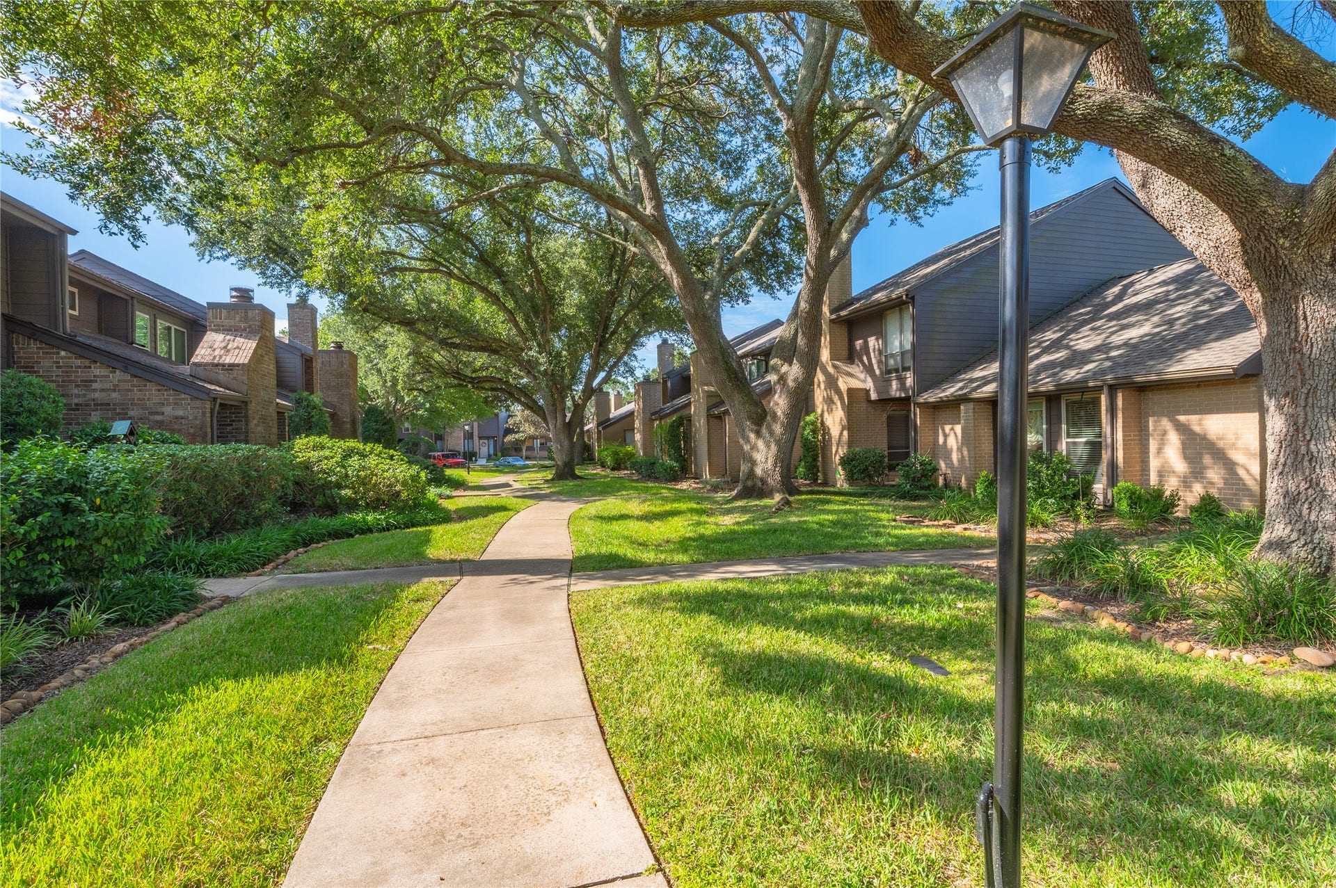 16530 Space Center Boulevard, Houston, TX 77058 Walkways throughout the complex are beautiful.