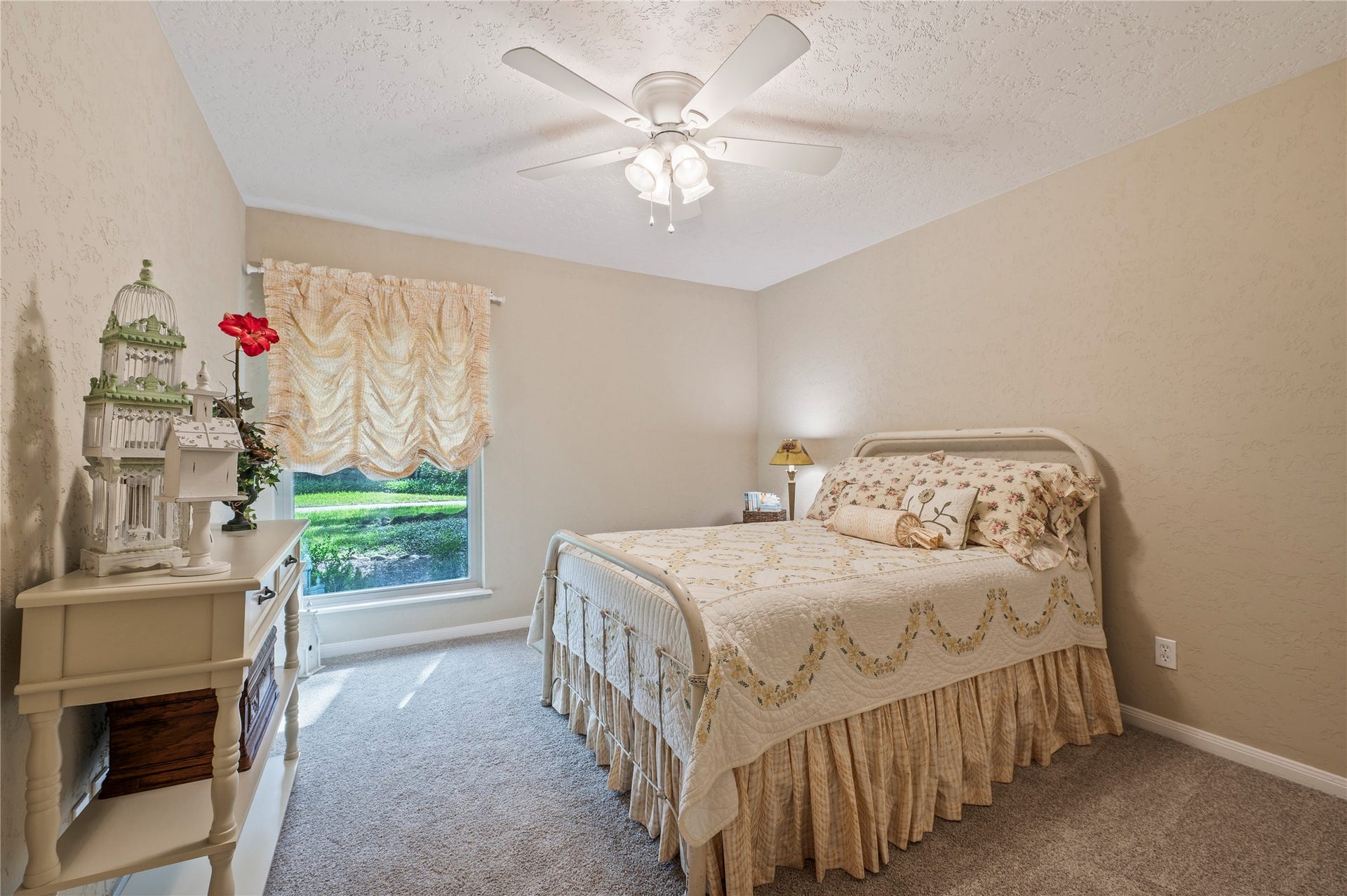 16530 Space Center Boulevard, Houston, TX 77058 Spacious 3rd bedroom with ample closet space and front yard views.