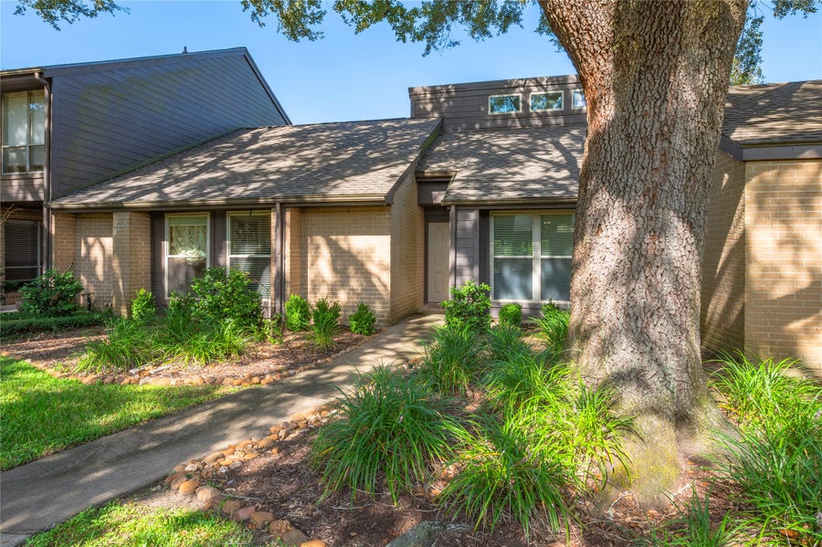 Property photo for 16530 Space Center Boulevard, Houston, TX