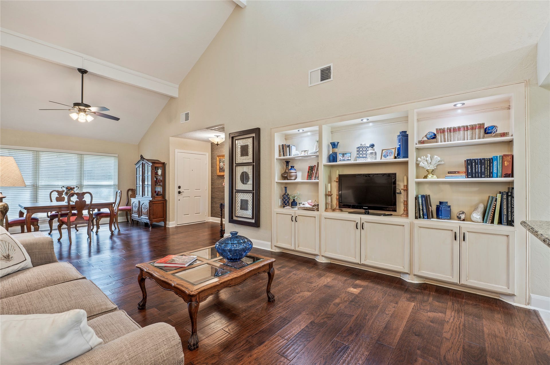 16530 Space Center Boulevard, Houston, TX 77058 Built ins with lighted decorators niches.