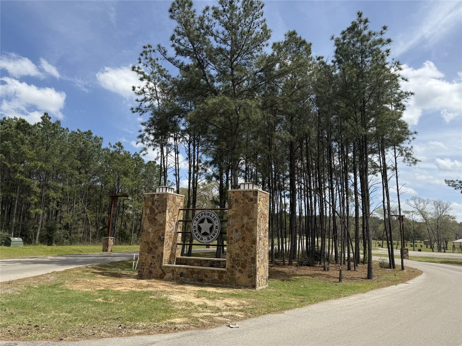Property photo for 16076 Forest Mill Road, Willis, TX