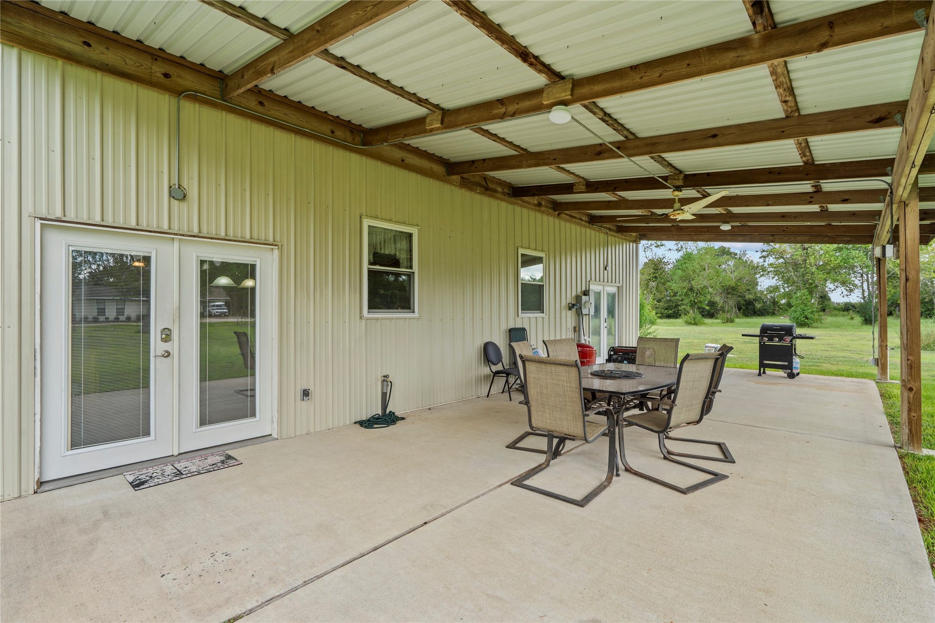 4886 Wickwillow Lane, Alvin, TX 77511