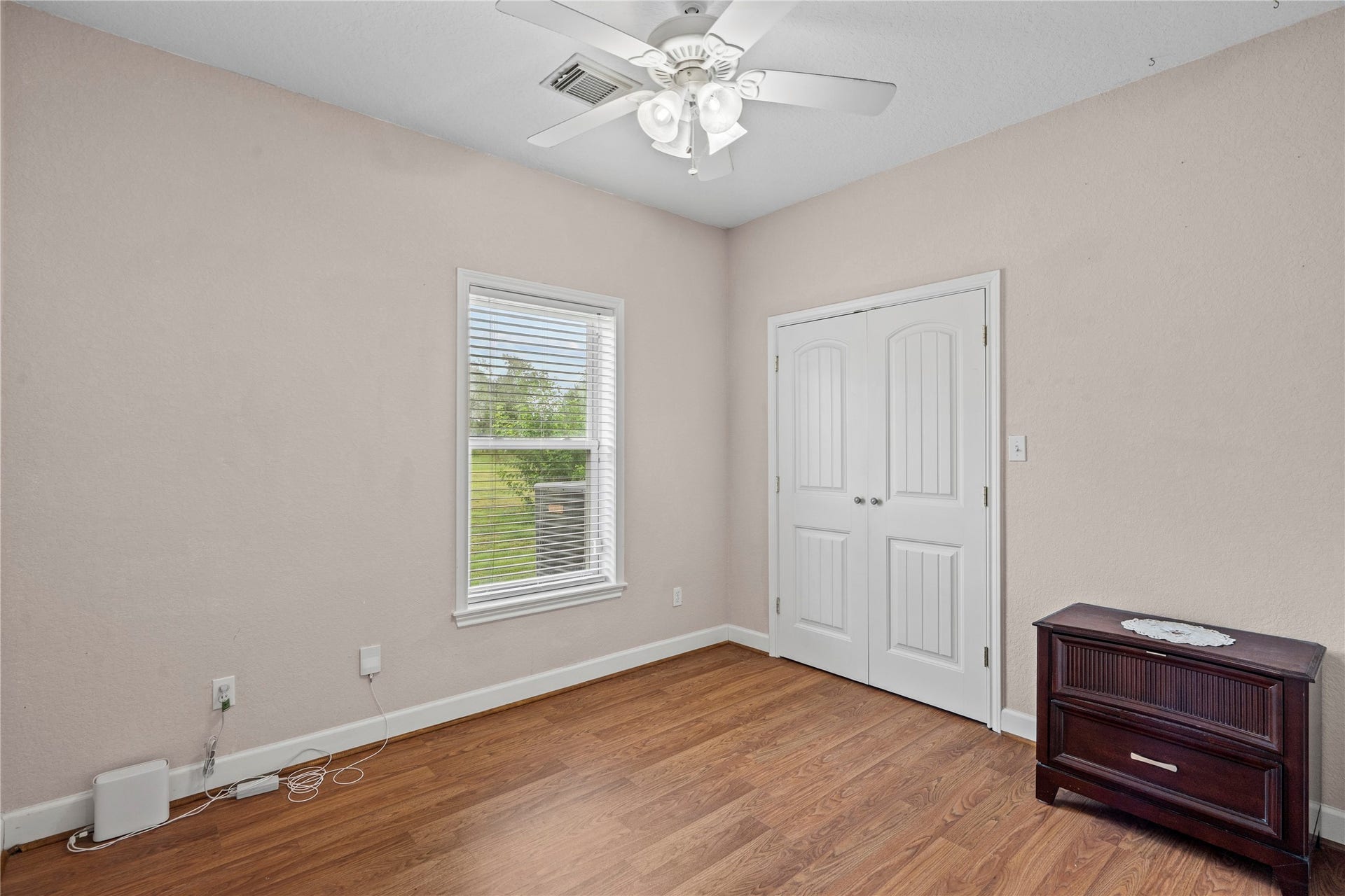 4886 Wickwillow Lane, Alvin, TX 77511