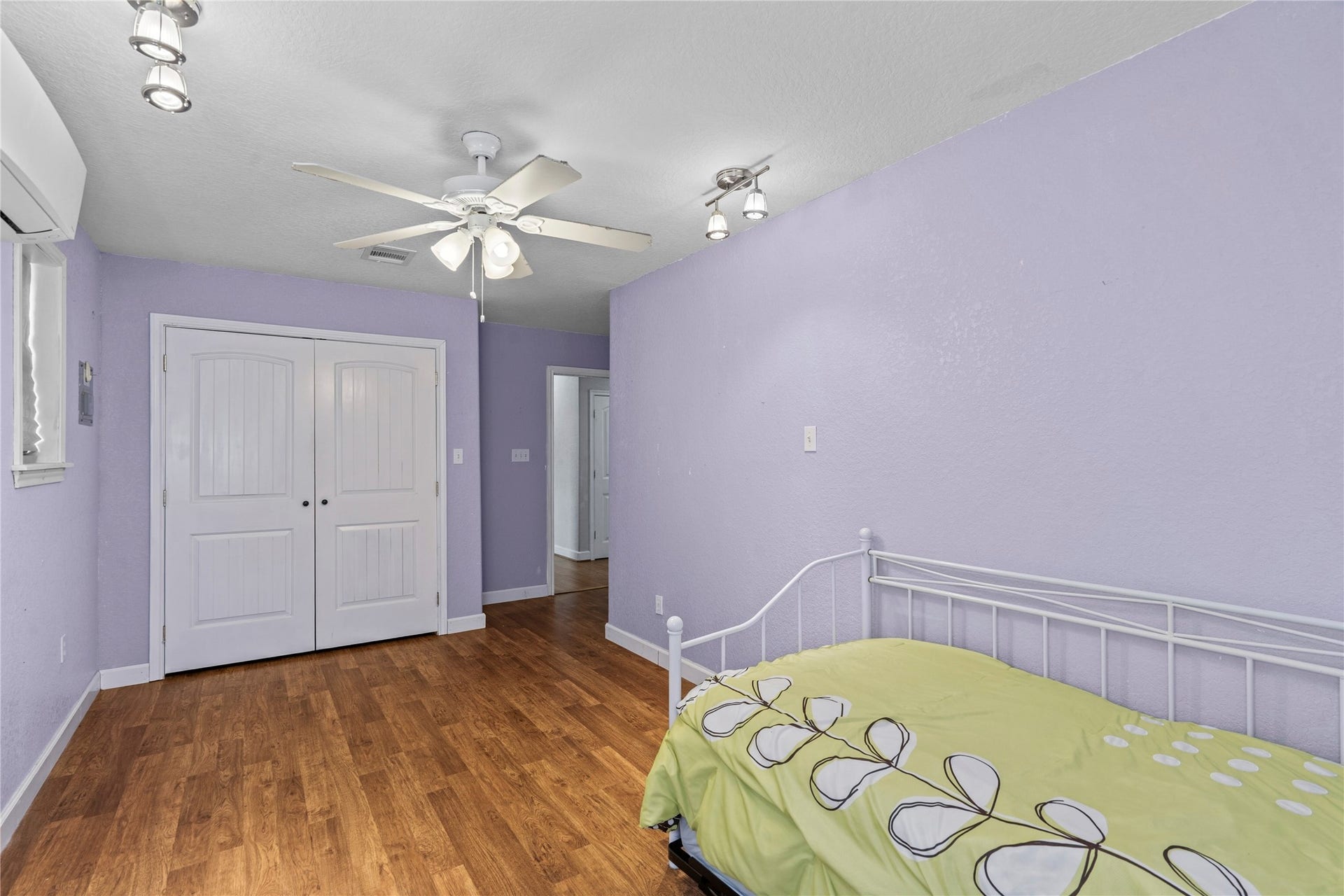 4886 Wickwillow Lane, Alvin, TX 77511