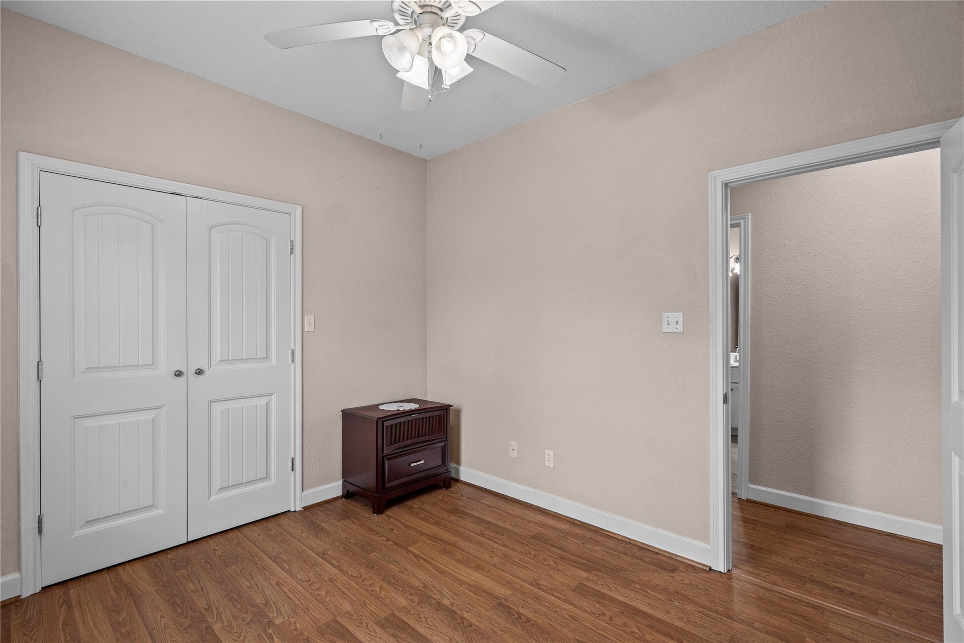 4886 Wickwillow Lane, Alvin, TX 77511