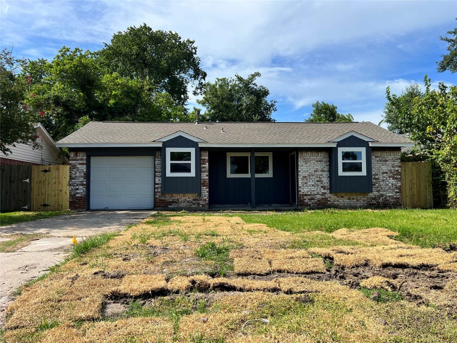 Property photo for 17023 Sunshine Street, Houston, TX