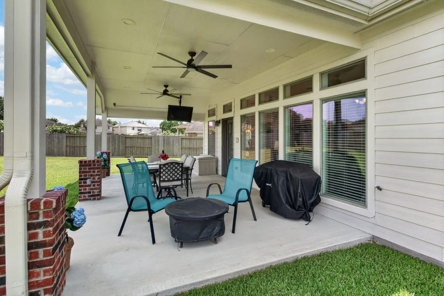 Property photo for 31806 Oak Thicket Court, Conroe, TX