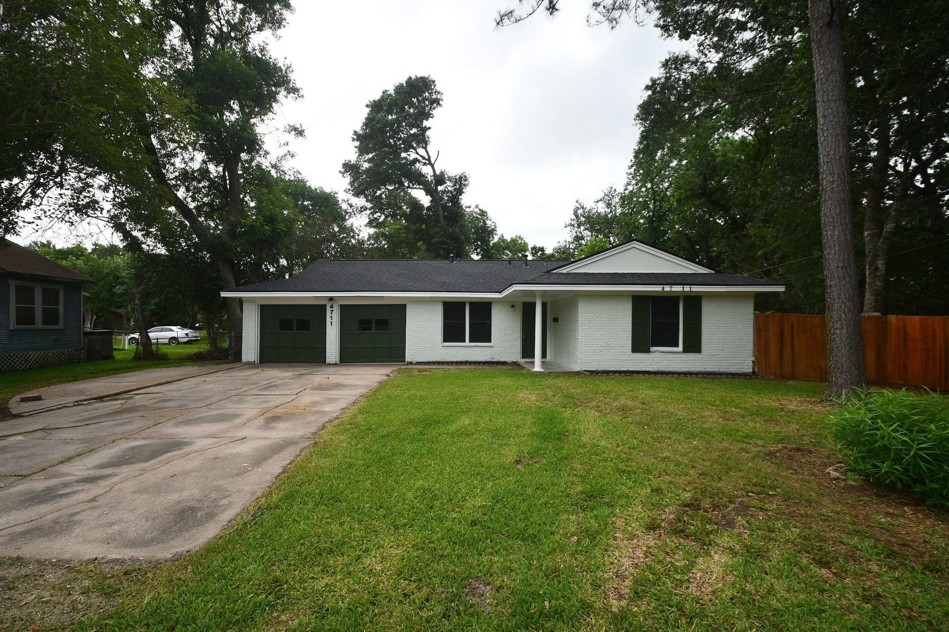 4711 Illinois Street, Dickinson, TX 77539 4711 Illinois Street, Dickinson, TX 77539
