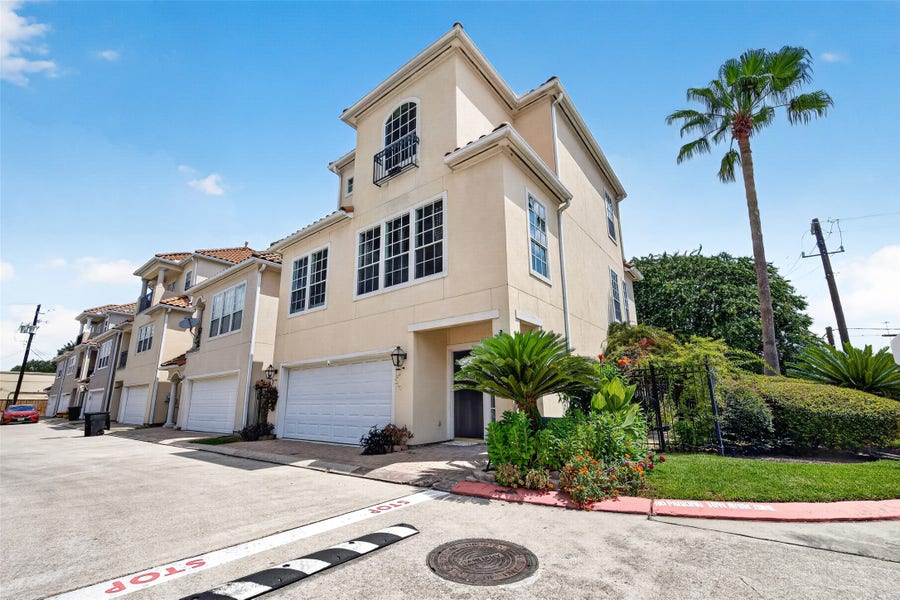 Property photo for 6035 N Arrowana Lane, Houston, TX