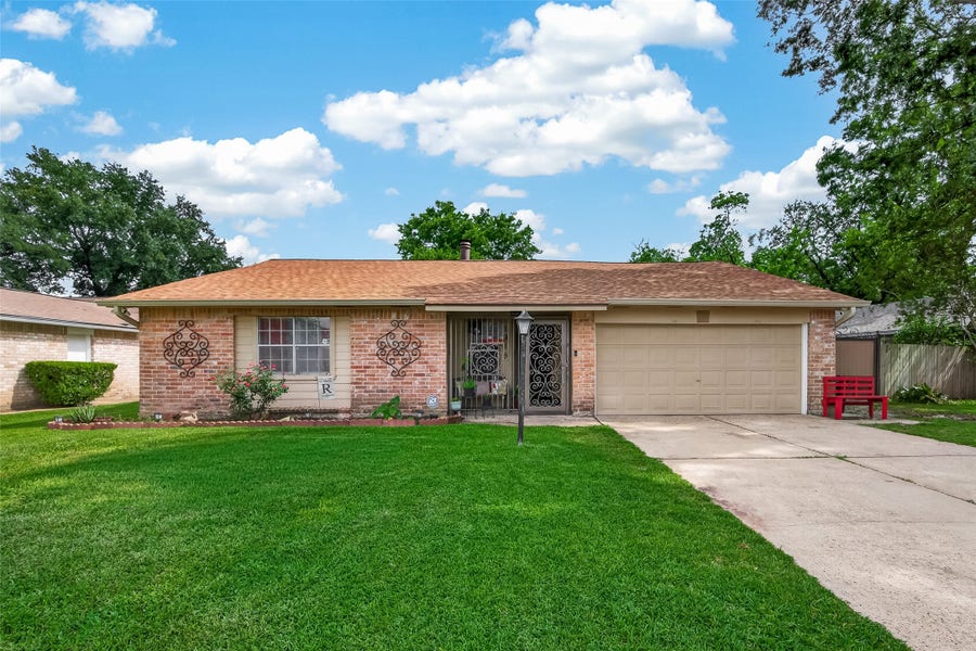 Property photo for 1915 Delphi Lane, Houston, TX