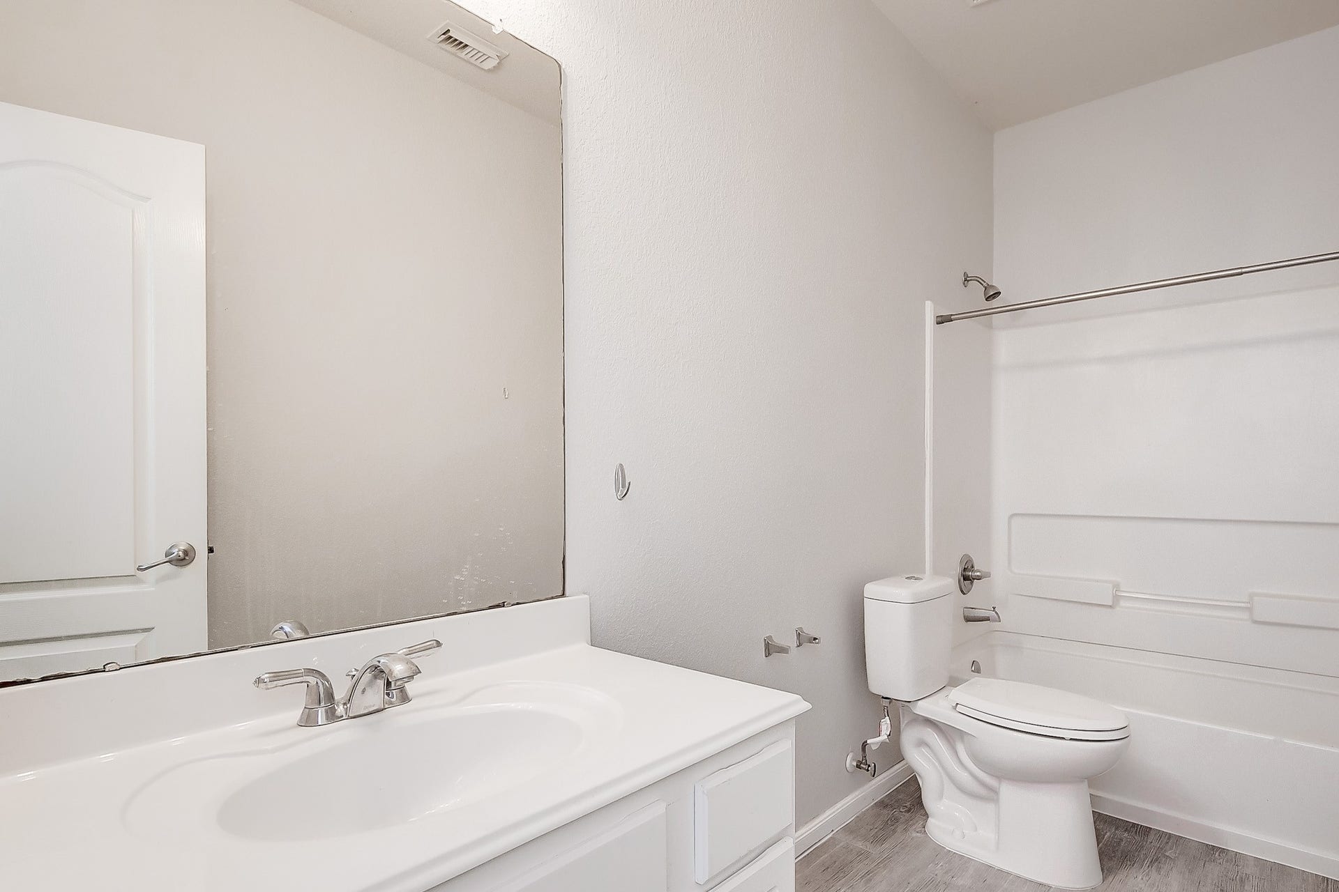 5506 GABLE MEADOWS DRIVE, Sugar Land, TX 77479 SECONDARY BATHROOM INCLUDES A SINK AND A TUB & SHOWER COMBO.