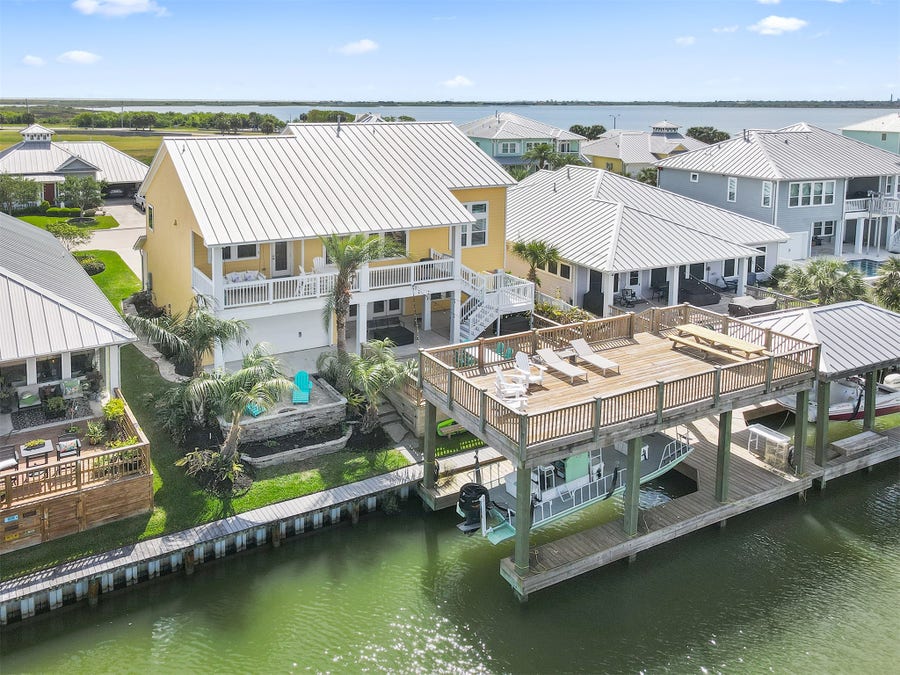 Property photo for 5118 Brigantine Cay Court, Texas City, TX