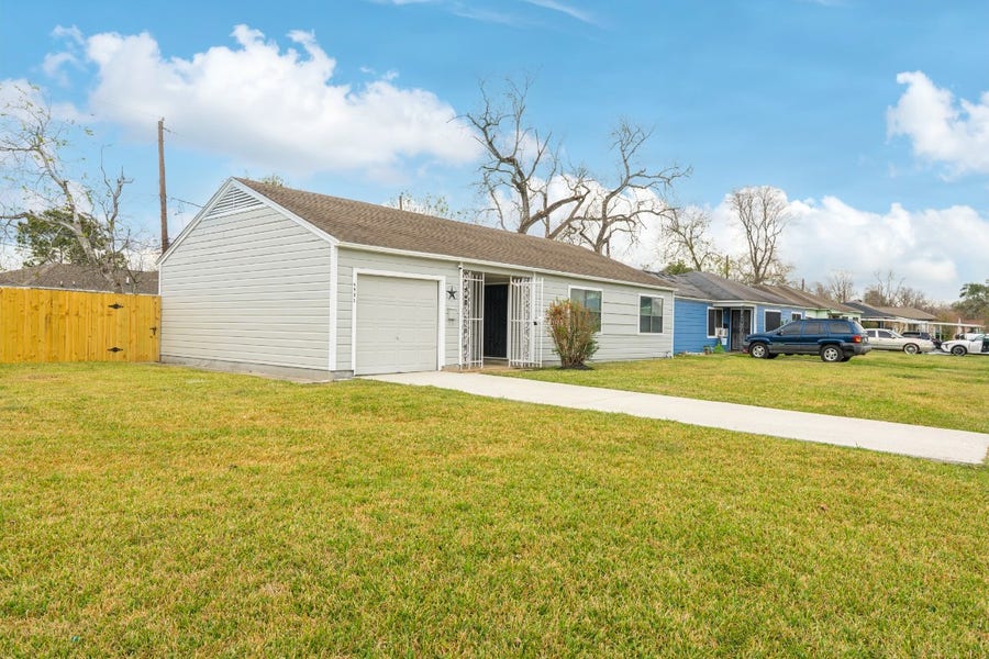 Property photo for 4901 Richfield Lane, Houston, TX