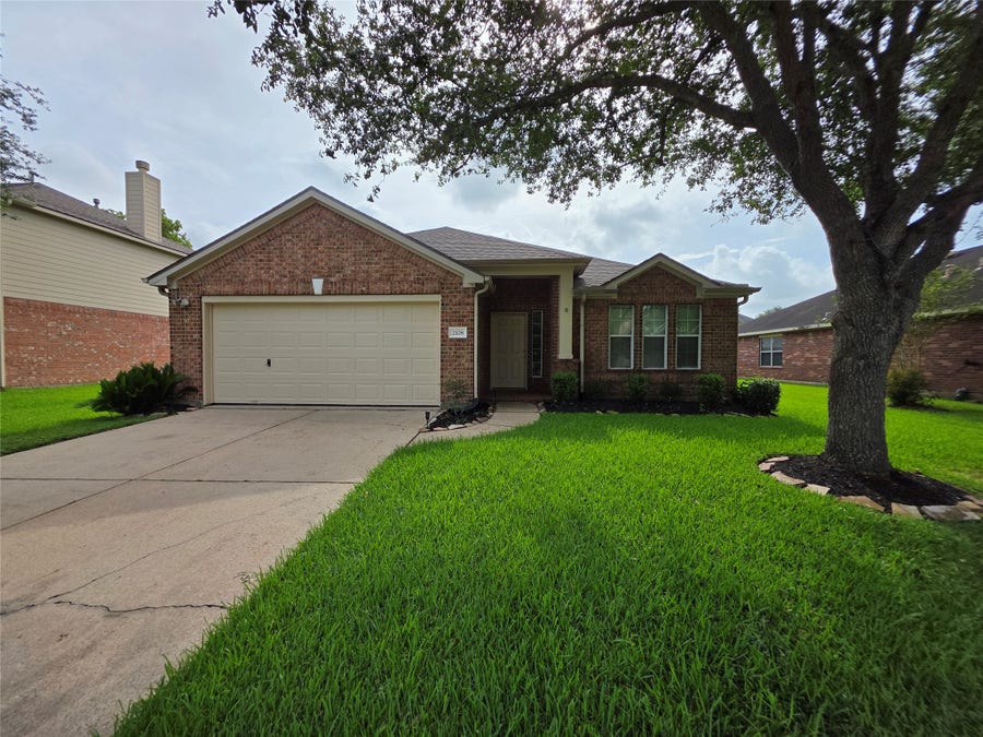 Property photo for 2108 Goldfinch Lane, League City, TX
