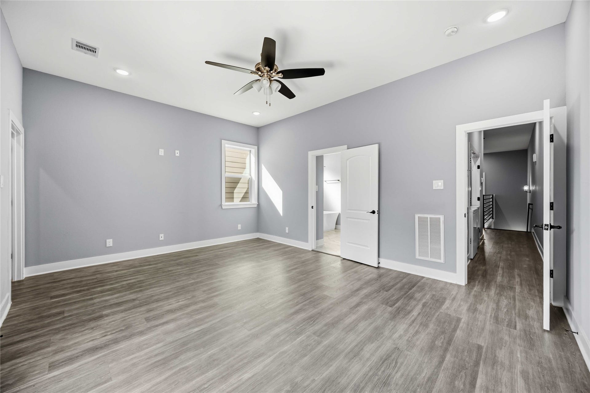 4627 New Orleans Street, Houston, TX 77020 4627 New Orleans Street, Houston, TX 77020