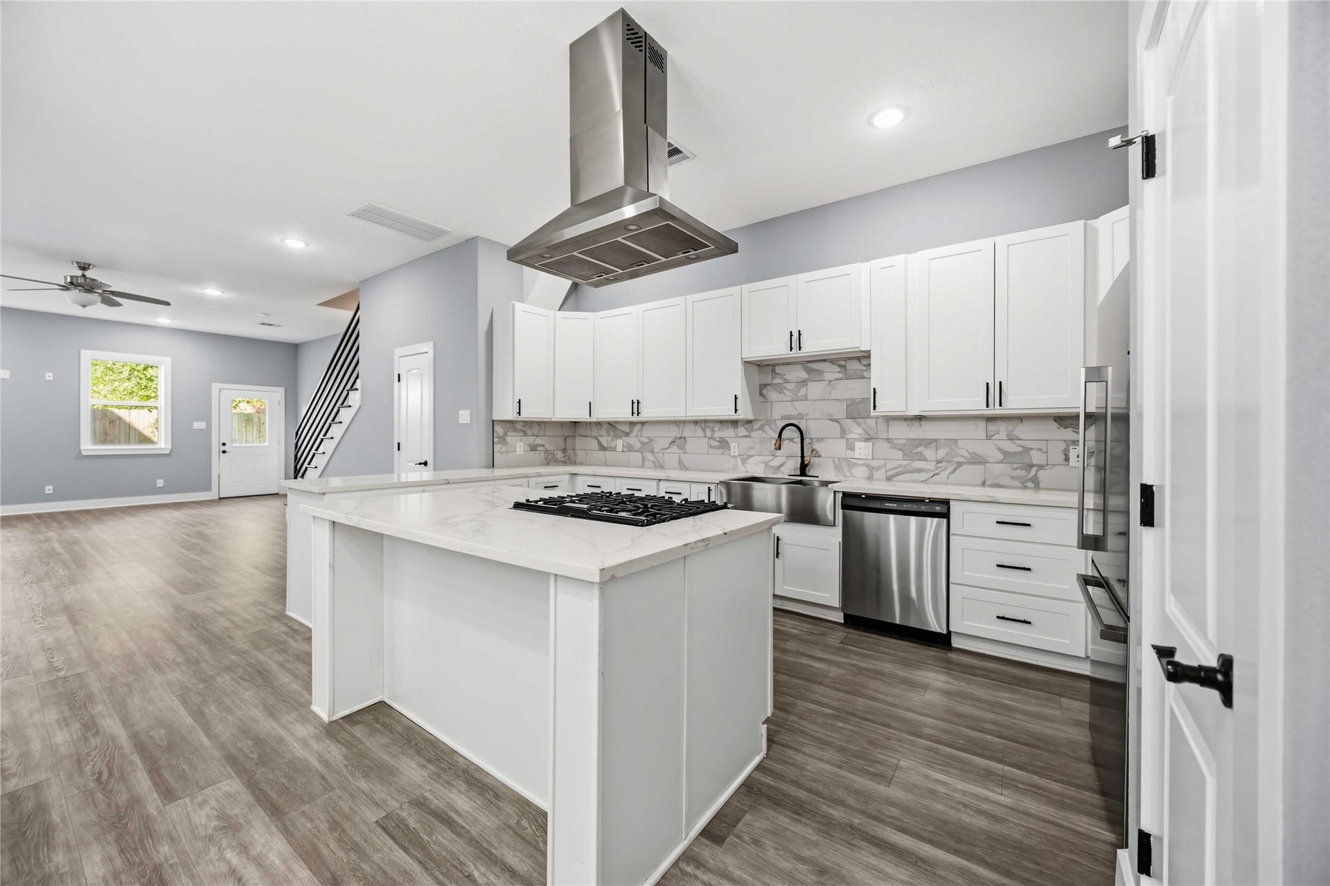 4627 New Orleans Street, Houston, TX 77020 4627 New Orleans Street, Houston, TX 77020