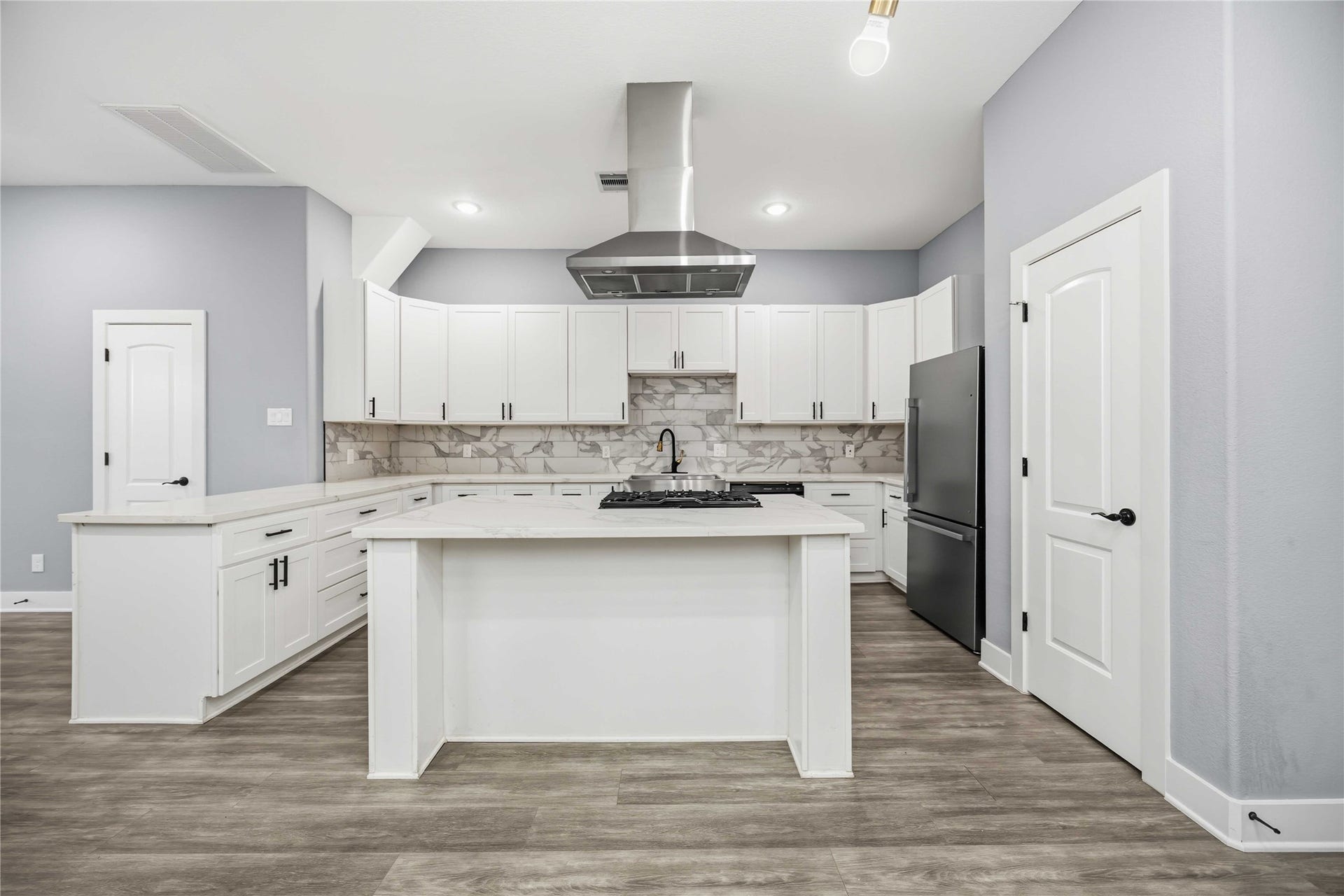 4627 New Orleans Street, Houston, TX 77020 4627 New Orleans Street, Houston, TX 77020