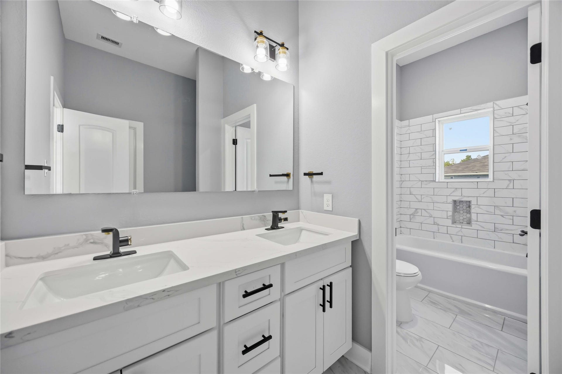 4627 New Orleans Street, Houston, TX 77020 4627 New Orleans Street, Houston, TX 77020