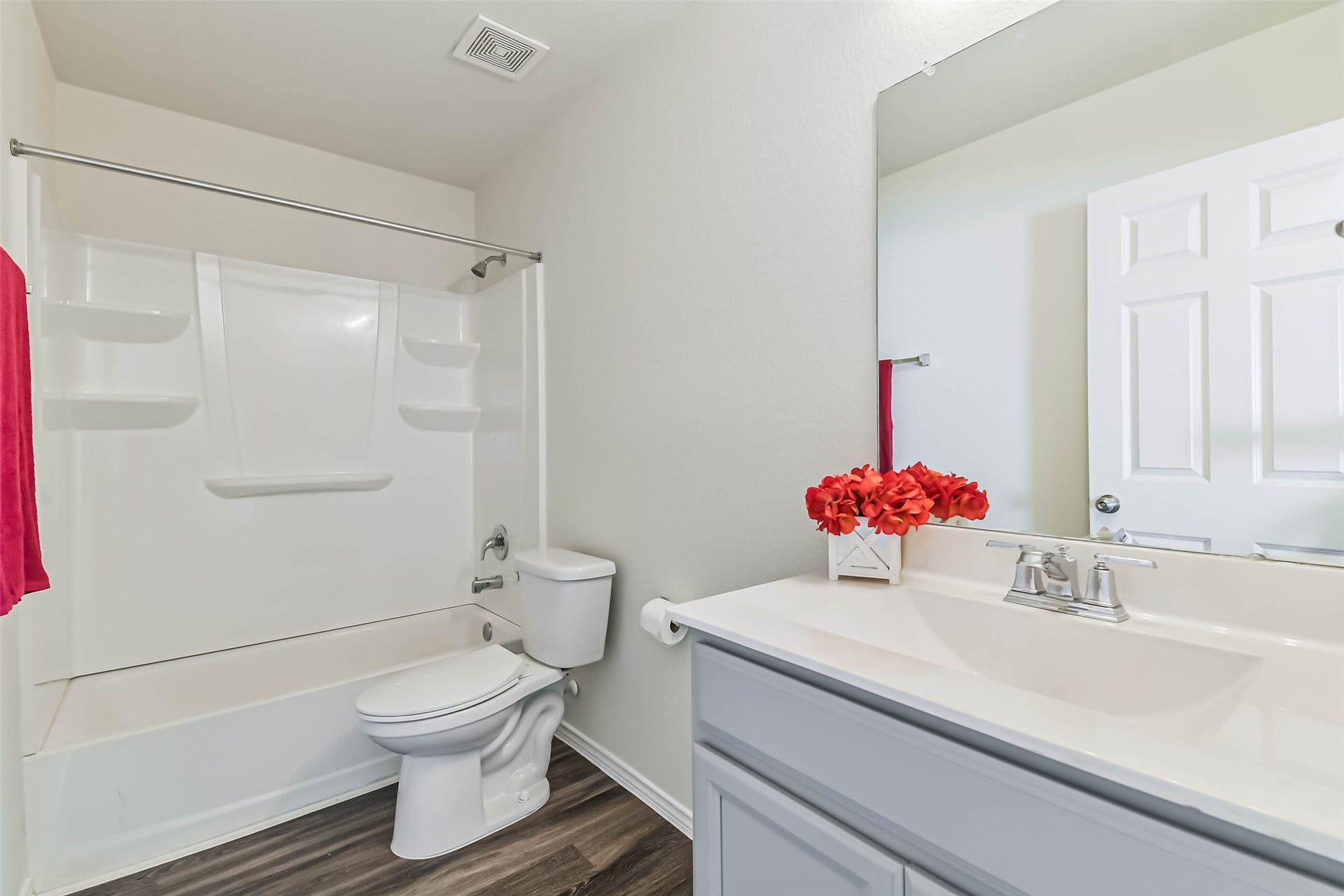 24011 Swather Way, Hockley, TX 77447 Guest Bath