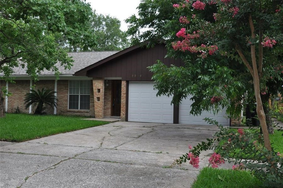 Property photo for 5519 Caversham Dr Drive, Houston, TX
