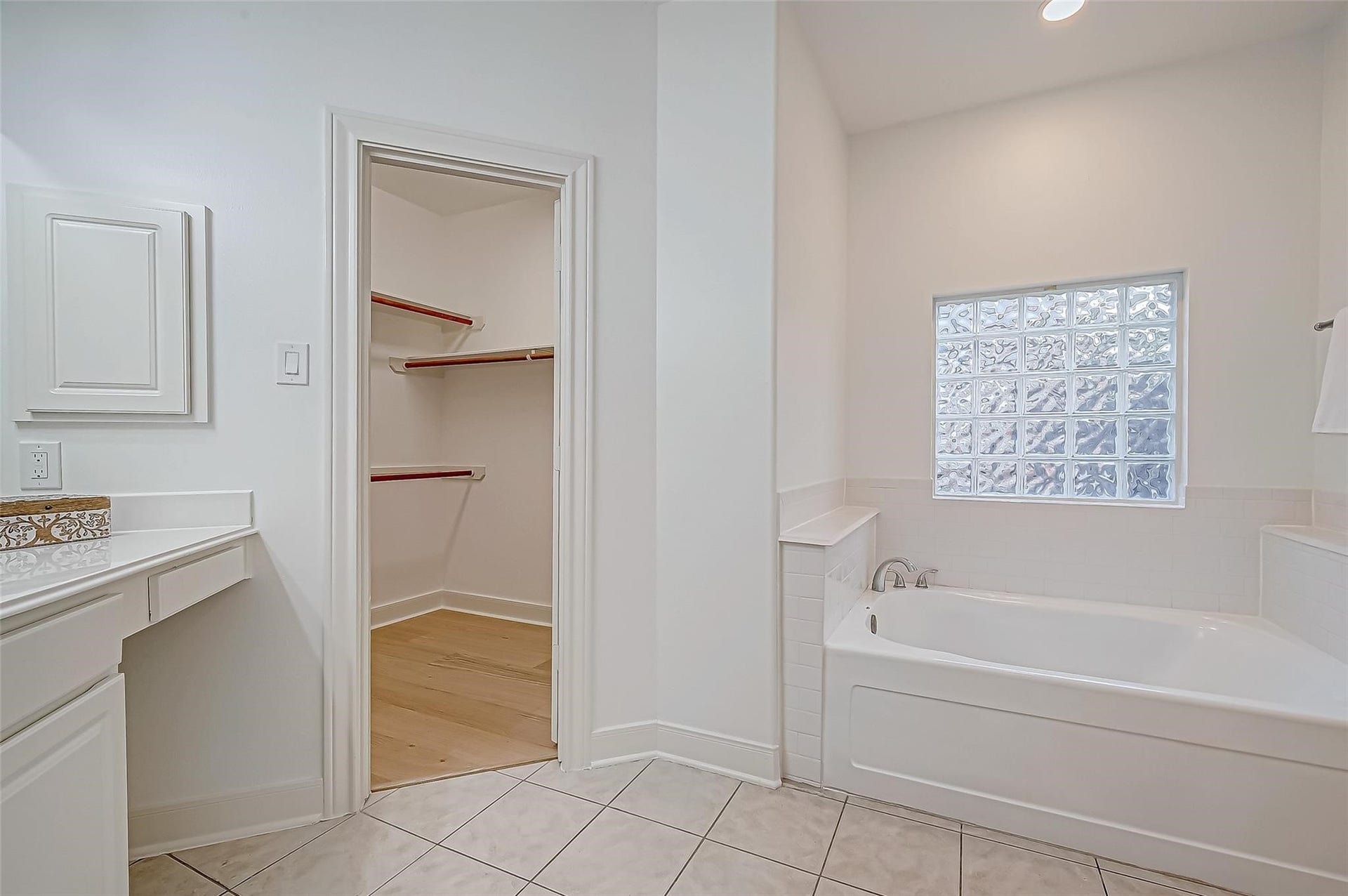 3207 Enclave Trail, Houston, TX 77077 3207 Enclave Trail, Houston, TX 77077