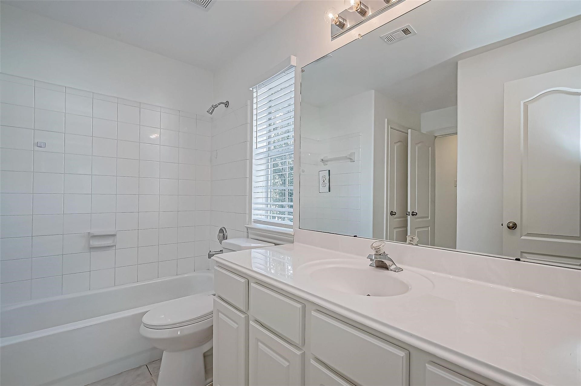3207 Enclave Trail, Houston, TX 77077 3207 Enclave Trail, Houston, TX 77077
