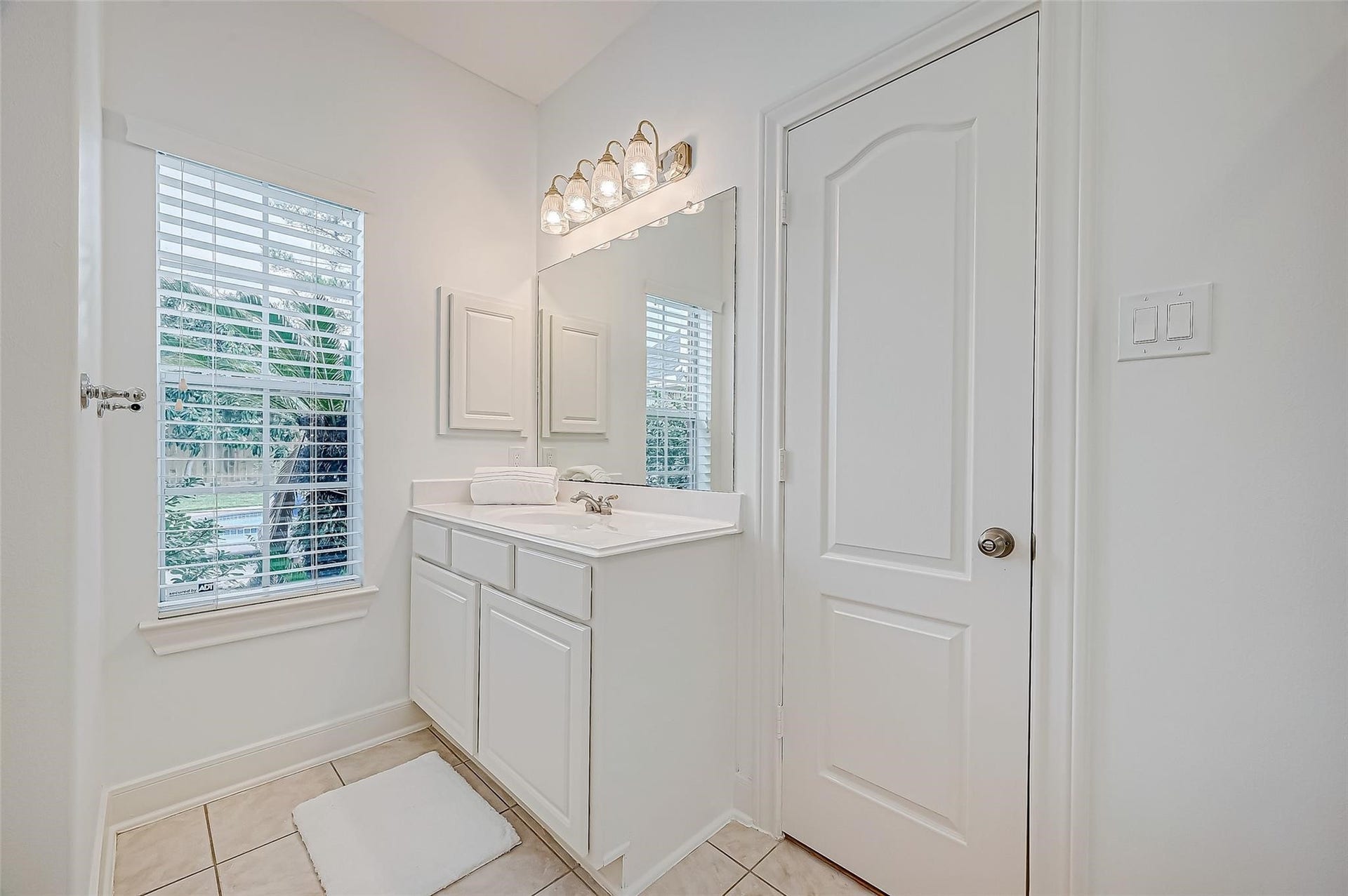 3207 Enclave Trail, Houston, TX 77077 3207 Enclave Trail, Houston, TX 77077