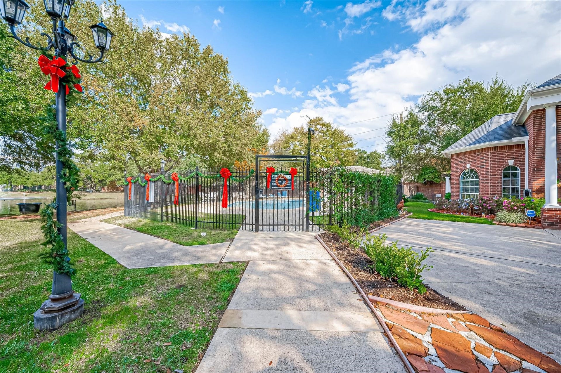 3207 Enclave Trail, Houston, TX 77077 3207 Enclave Trail, Houston, TX 77077