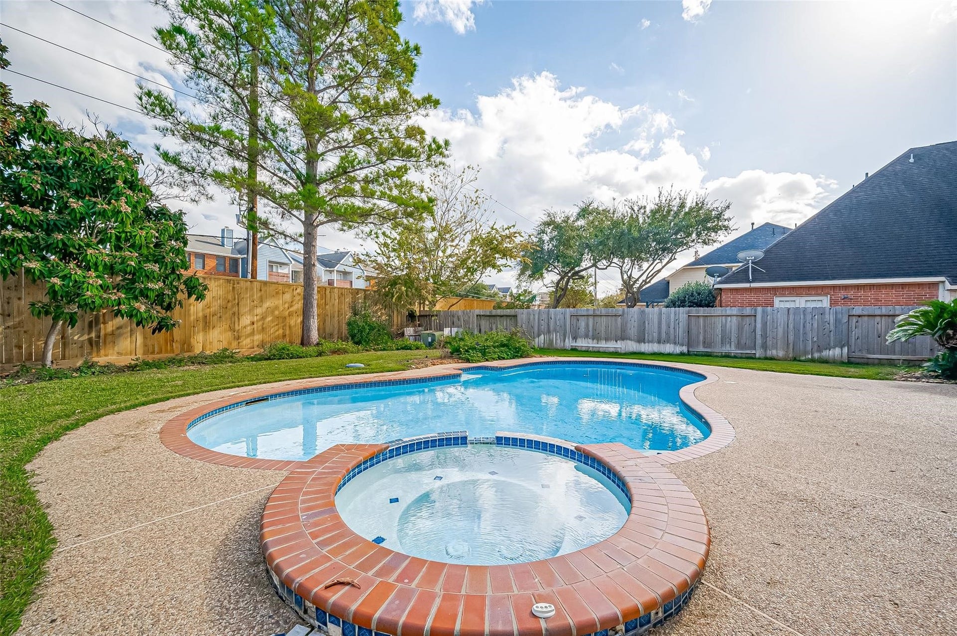 3207 Enclave Trail, Houston, TX 77077 3207 Enclave Trail, Houston, TX 77077