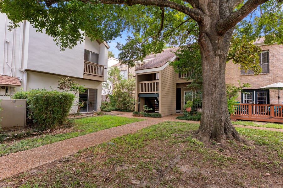 Property photo for 2100 Tanglewilde Street, #614, Houston, TX