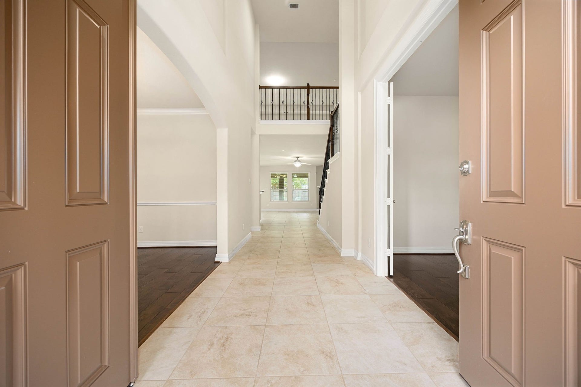 26306 Sunny Springs Lane, Cypress, TX 77433 Durable, low maintenance, and inviting fiberglass double door entry makes for an easy move into this move-in ready home!
