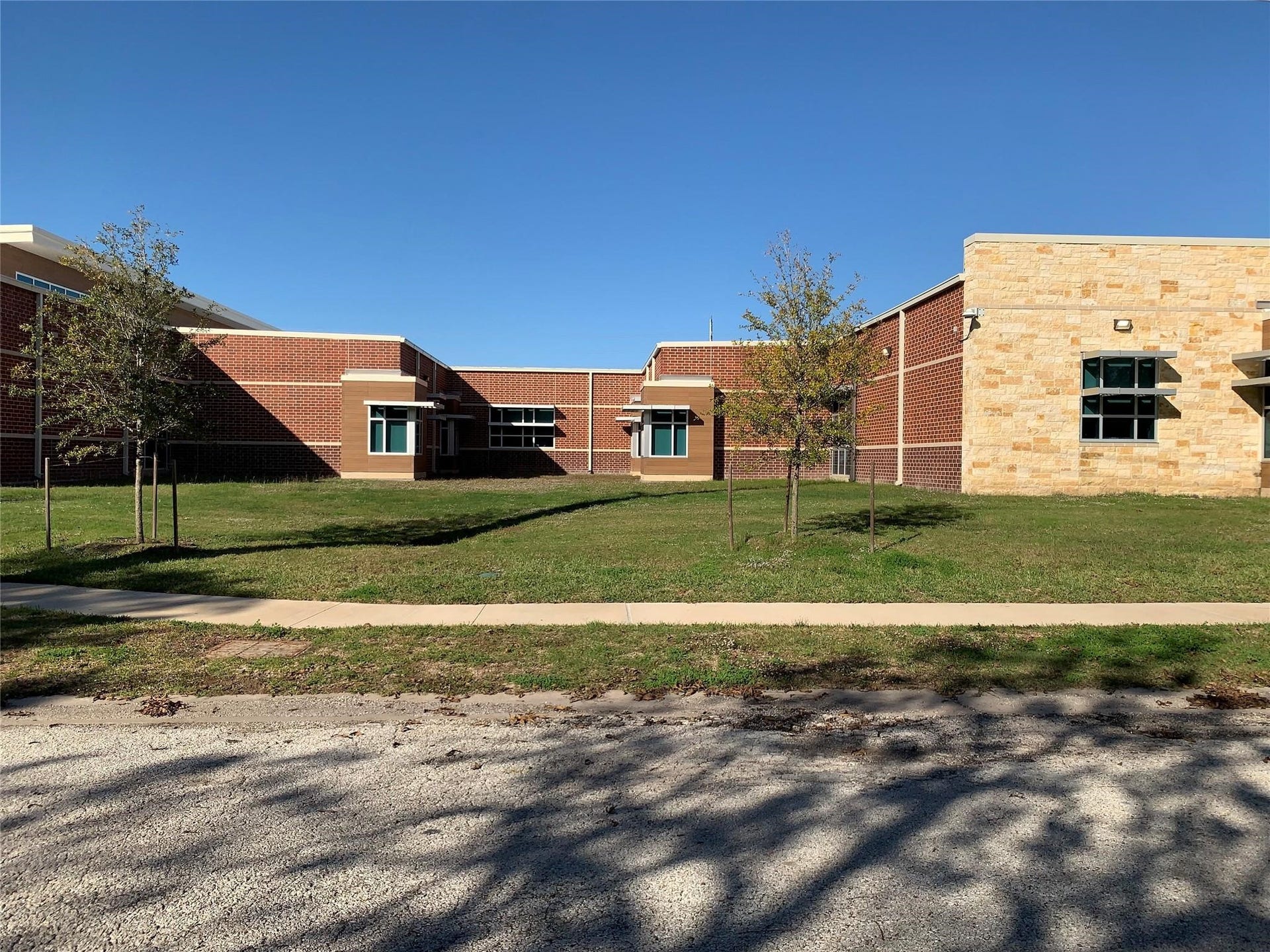 1819 Neuman Street, La Marque, TX 77568 Conveniently located directly across from Jimmy Haley Elementary School, this lot is ideal for families or anyone valuing proximity to educational facilities.