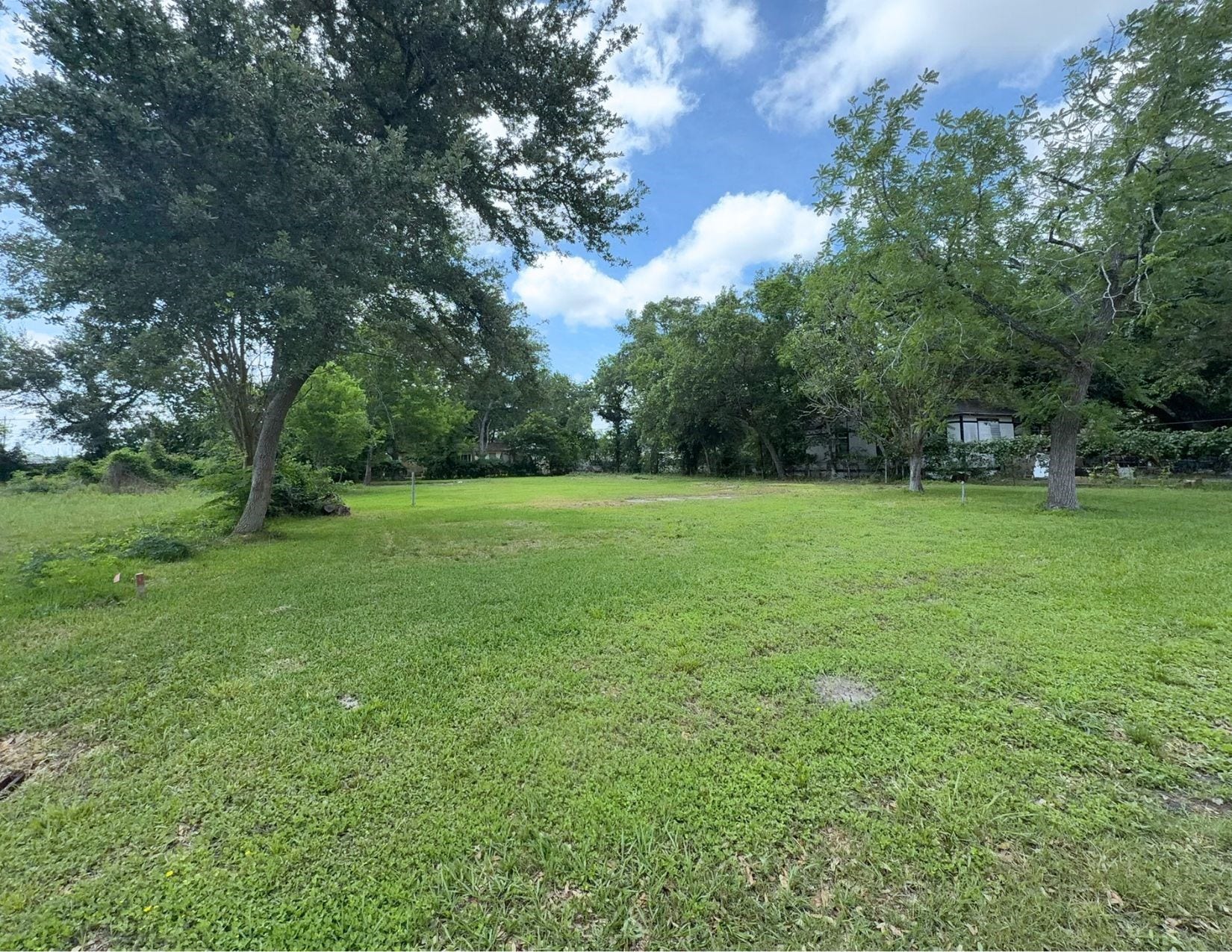 1819 Neuman Street, La Marque, TX 77568 Side view of the property.