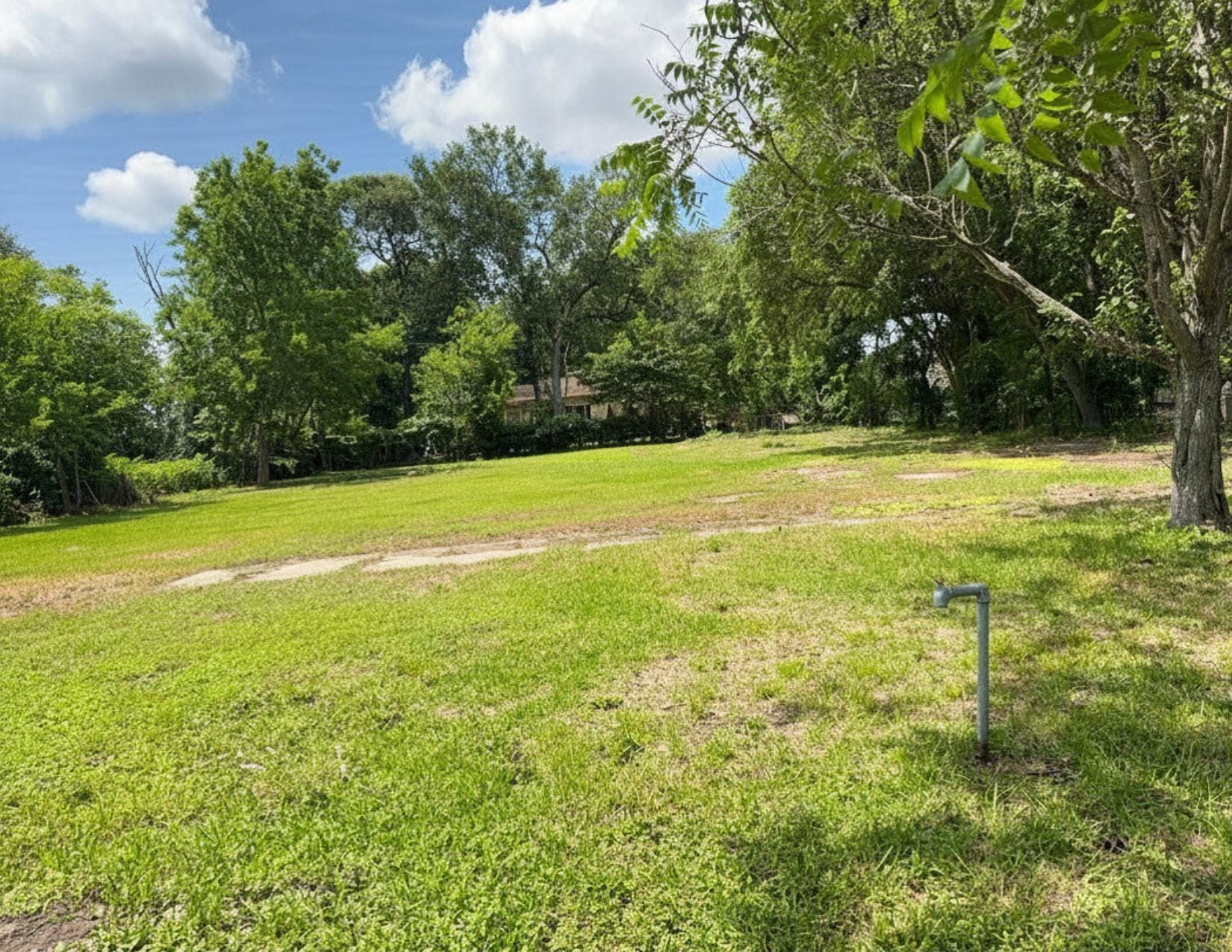 1819 Neuman Street, La Marque, TX 77568 Additional front view of the property.