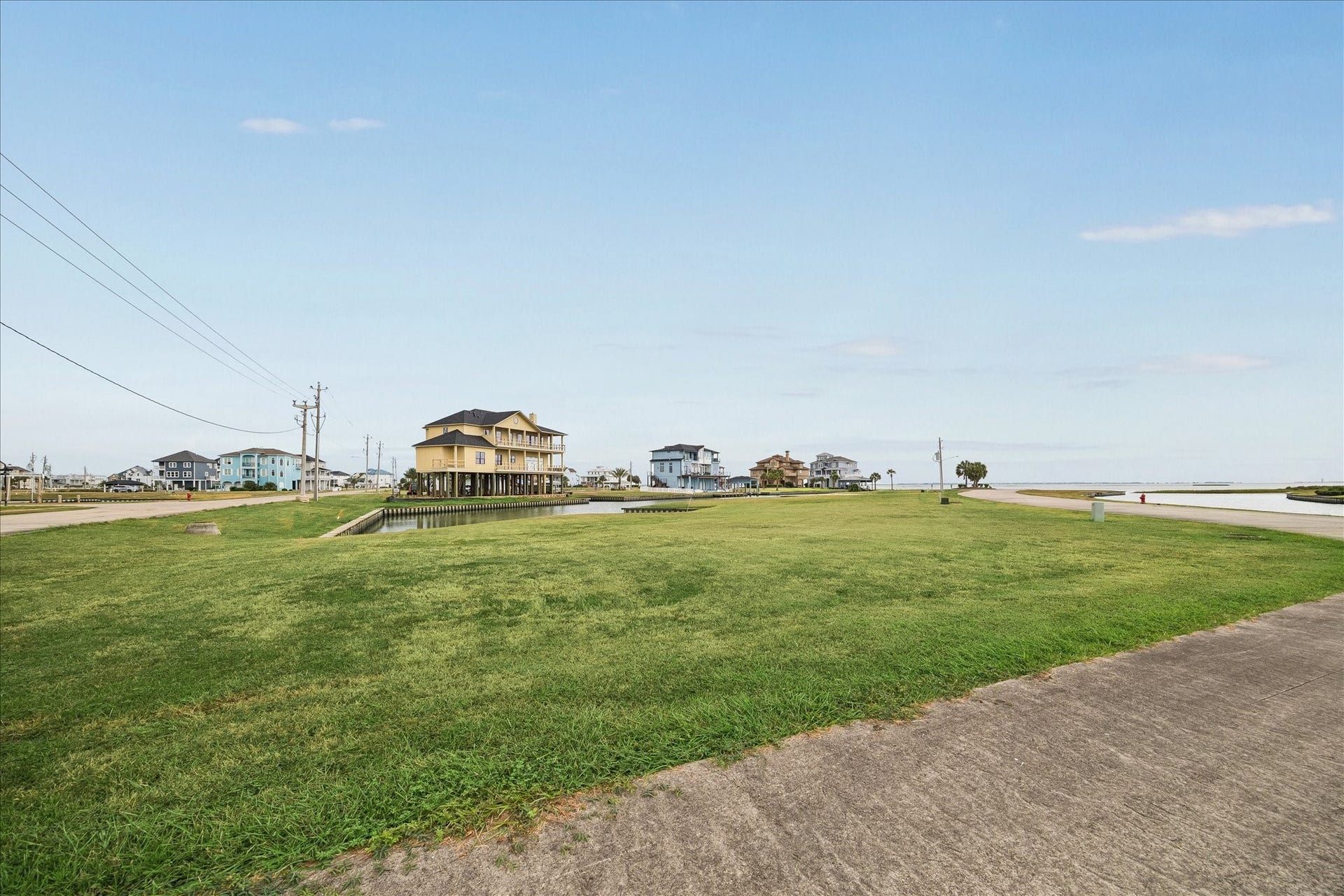 1 Summerland, Hitchcock, TX 77563 1 Summerland, Hitchcock, TX 77563