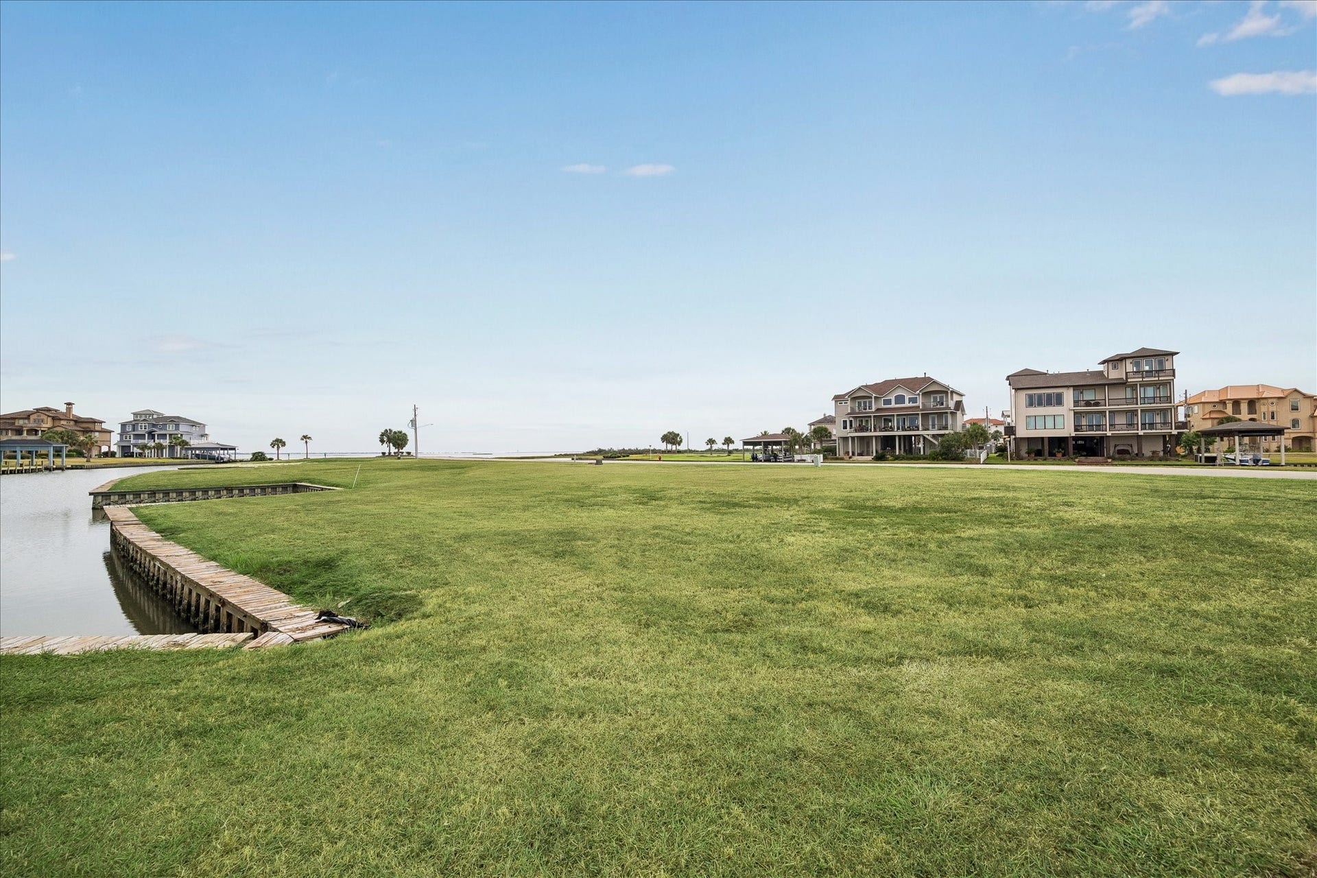 1 Summerland, Hitchcock, TX 77563 1 Summerland, Hitchcock, TX 77563