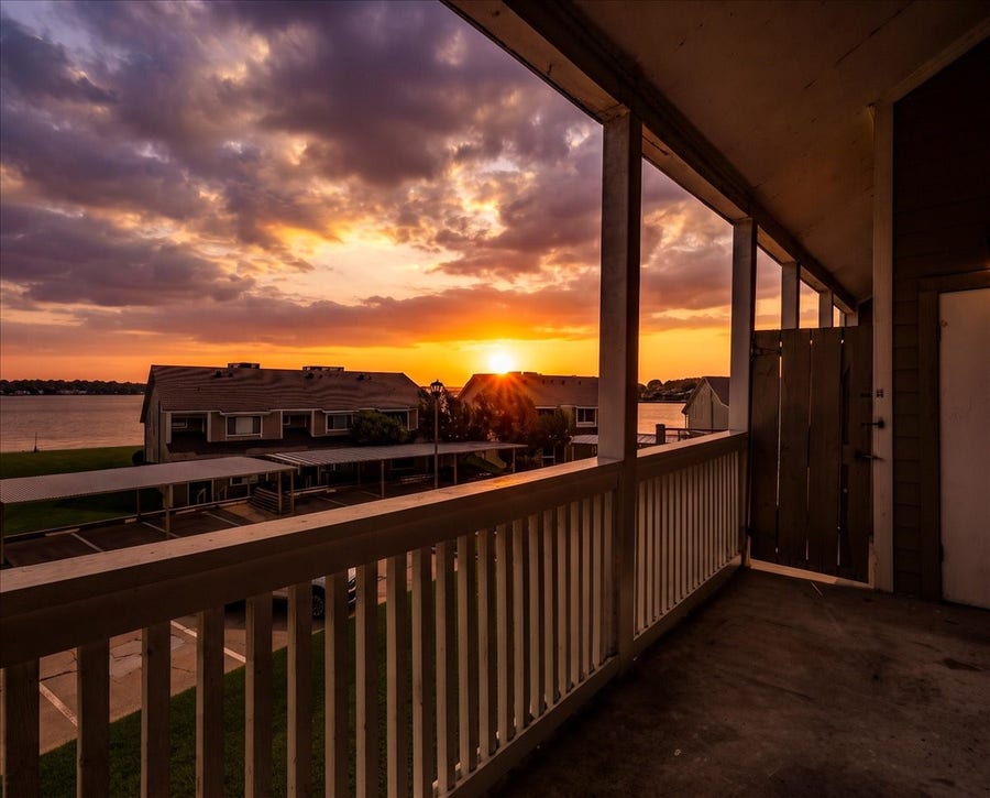 Property photo for 154 April Point Drive S, Conroe, TX