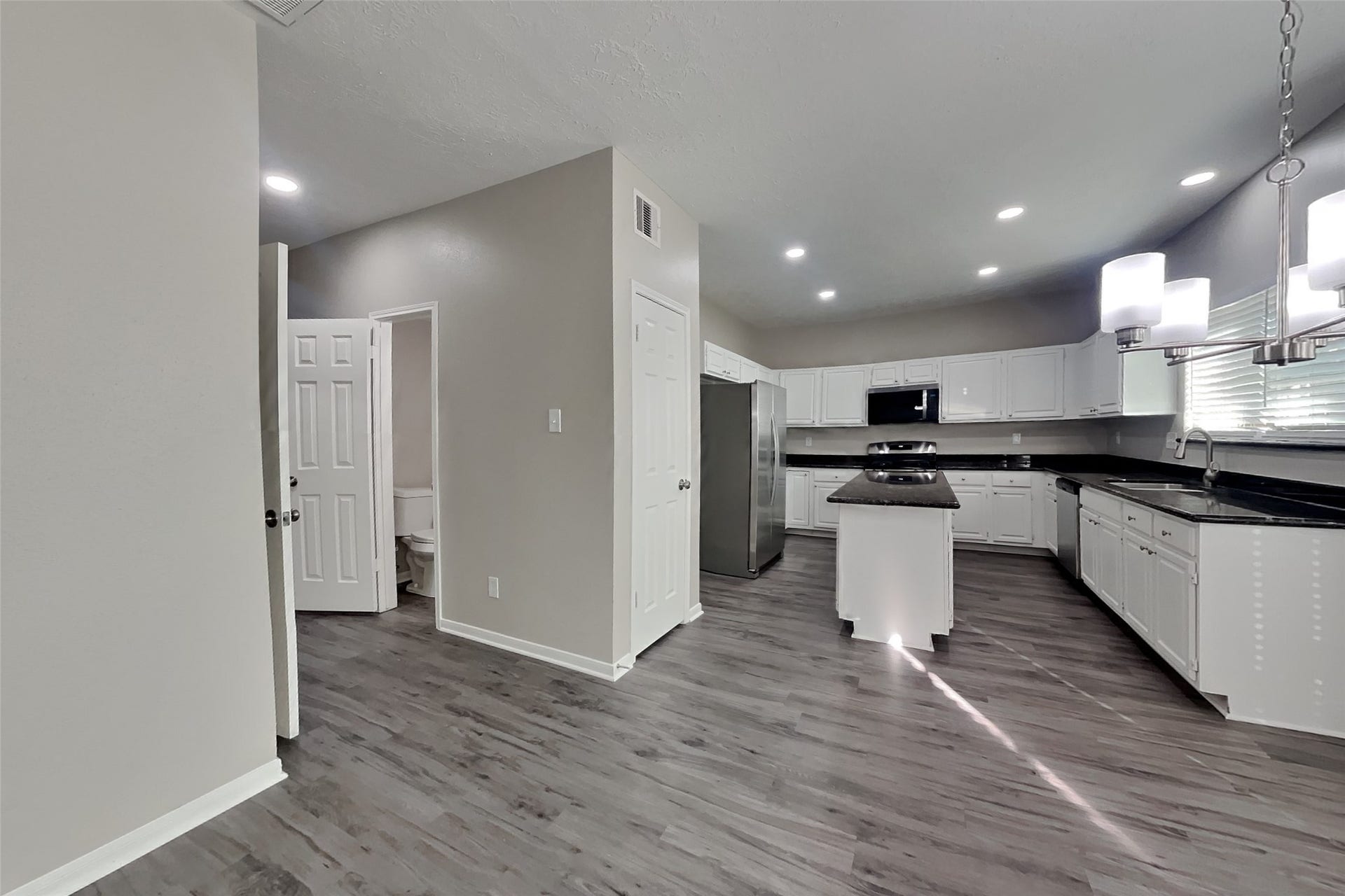 1021 Glenview Drive, Pearland, TX 77581 1021 Glenview Drive, Pearland, TX 77581
