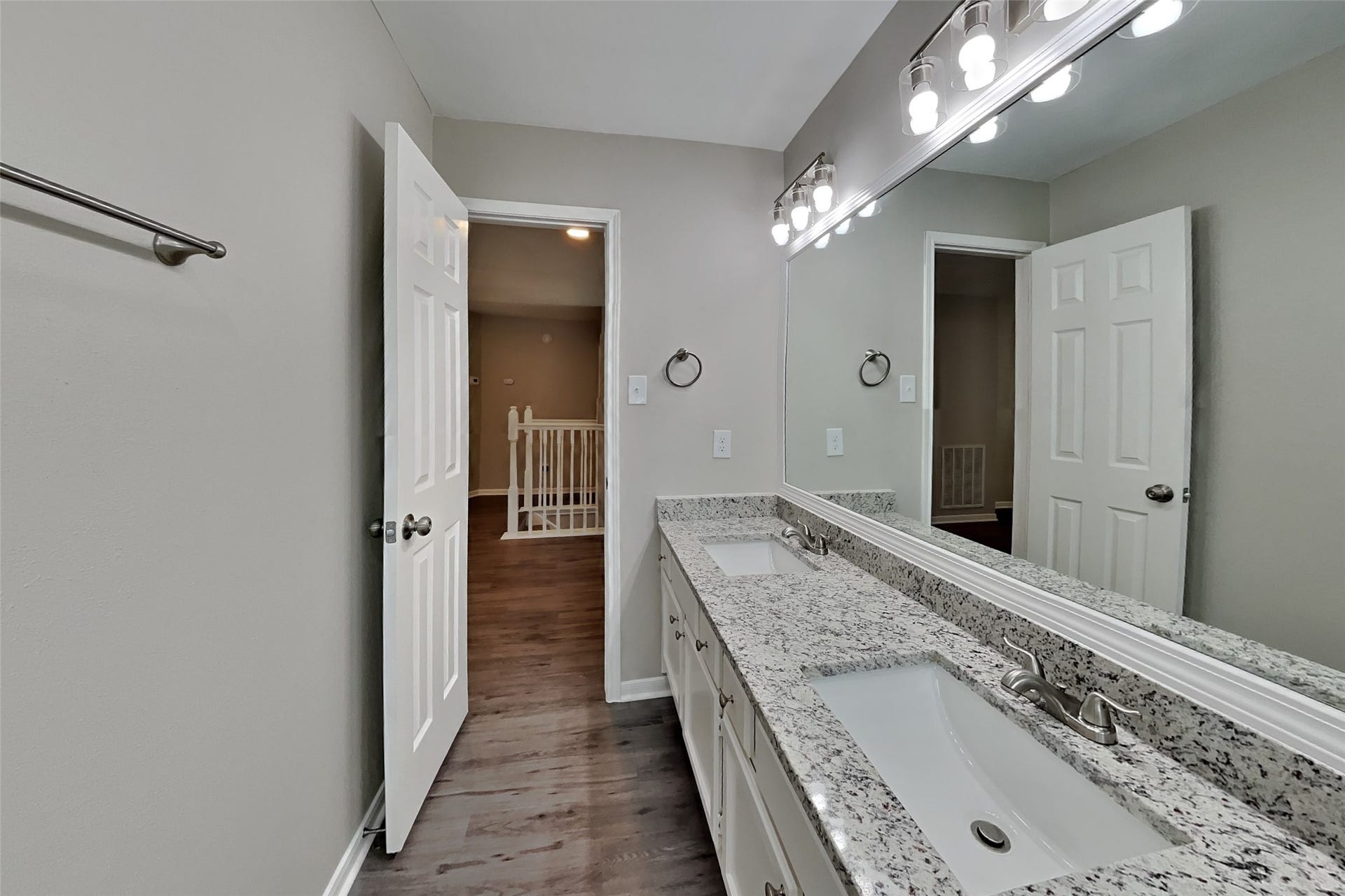 1021 Glenview Drive, Pearland, TX 77581 1021 Glenview Drive, Pearland, TX 77581