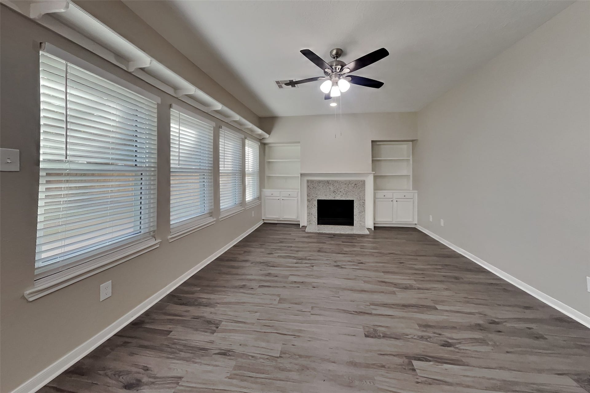 1021 Glenview Drive, Pearland, TX 77581 1021 Glenview Drive, Pearland, TX 77581