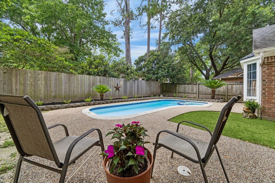 Property photo for 5427 Fern Park Drive, Kingwood, TX