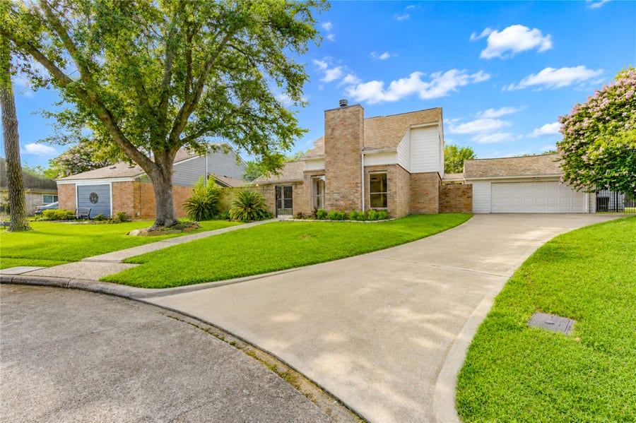 Property photo for 20206 Lake Sherwood Drive, Katy, TX