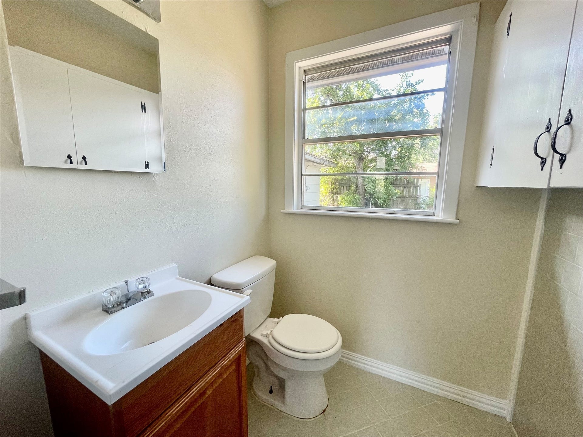 1206 W 11th Street, Freeport, TX 77541 1206 W 11th Street, Freeport, TX 77541