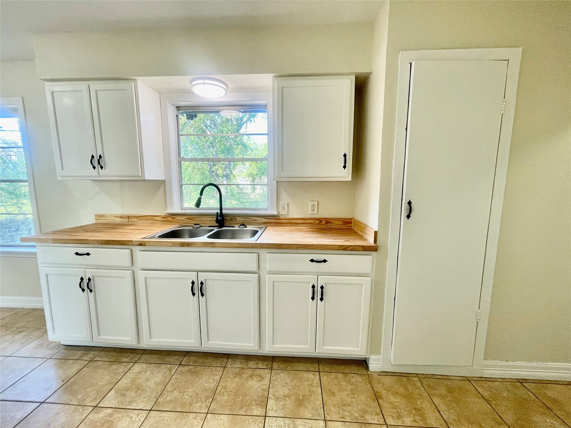 1206 W 11th Street, Freeport, TX 77541 1206 W 11th Street, Freeport, TX 77541
