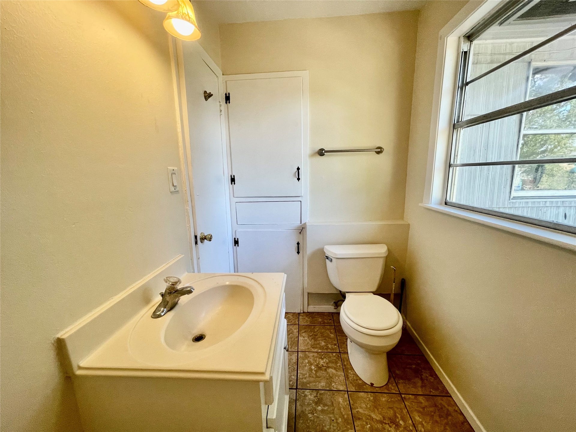 1206 W 11th Street, Freeport, TX 77541 1206 W 11th Street, Freeport, TX 77541