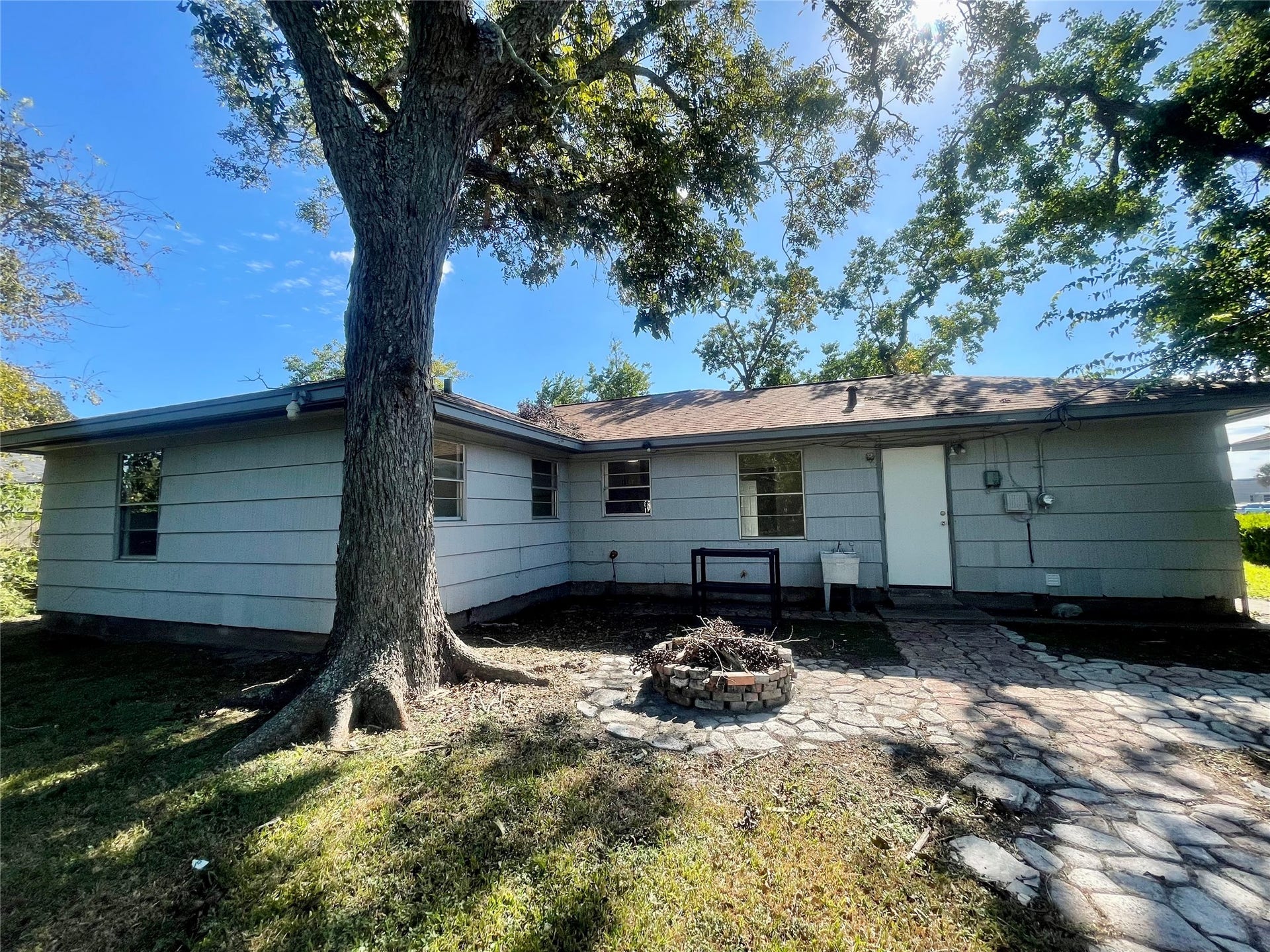 1206 W 11th Street, Freeport, TX 77541 1206 W 11th Street, Freeport, TX 77541
