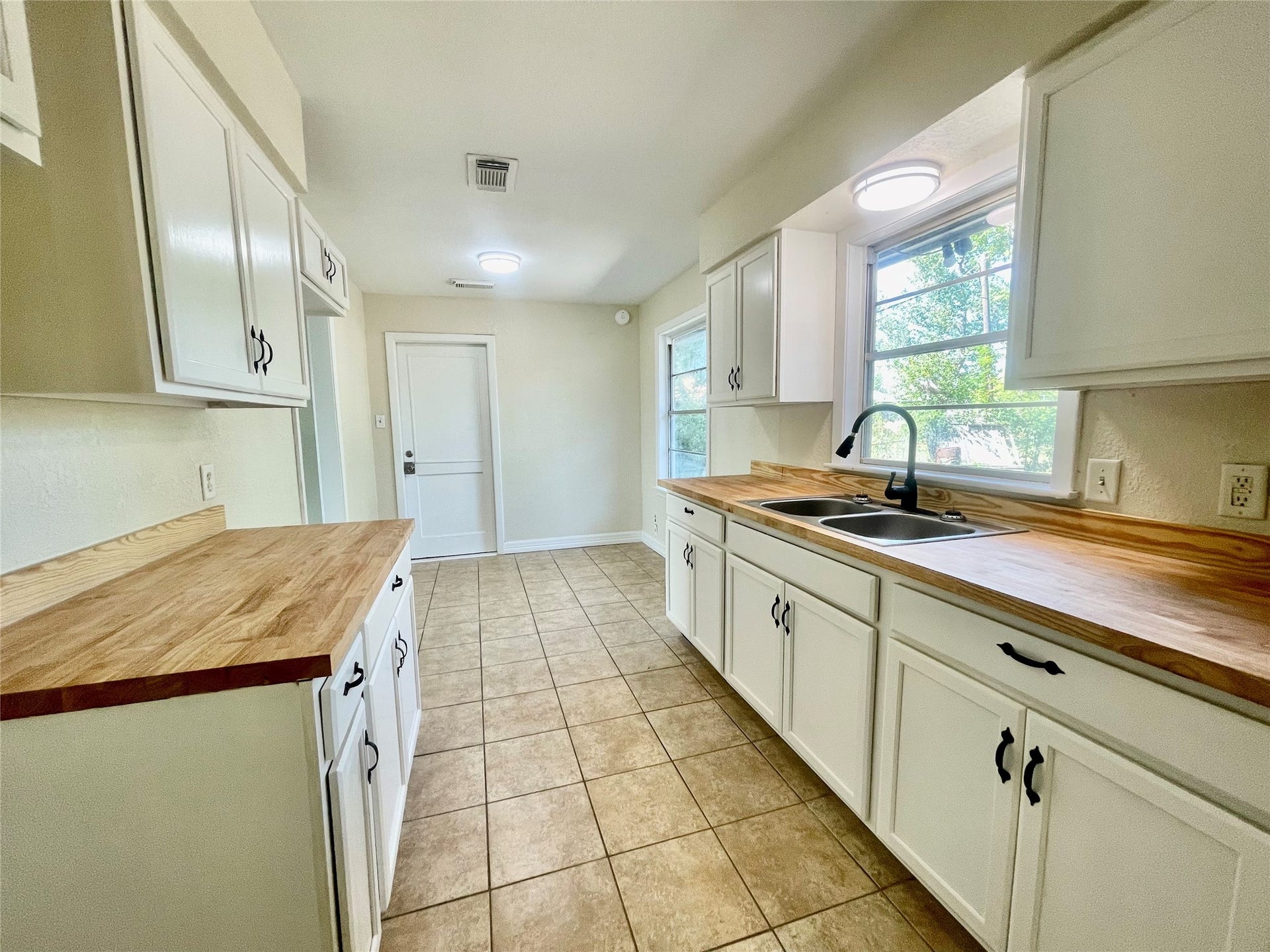 1206 W 11th Street, Freeport, TX 77541 1206 W 11th Street, Freeport, TX 77541