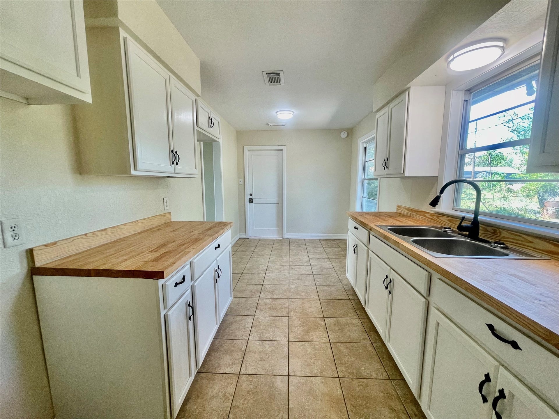 1206 W 11th Street, Freeport, TX 77541 1206 W 11th Street, Freeport, TX 77541