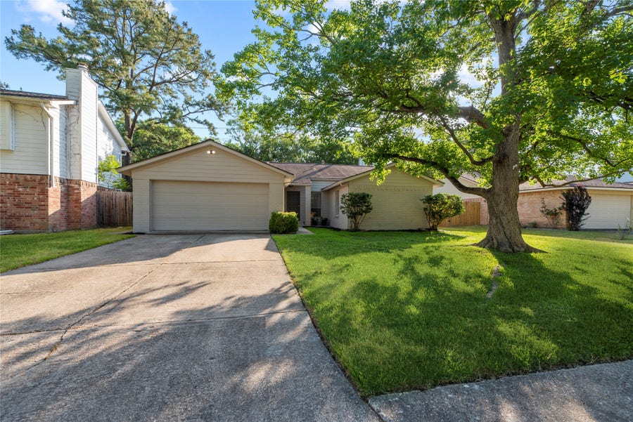 Property photo for 17114 Banchory Avenue, Spring, TX